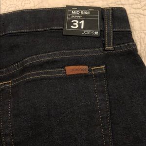 NWT Joe’s Jeans Dark Wash Mid Rise Skinny Jean 31
